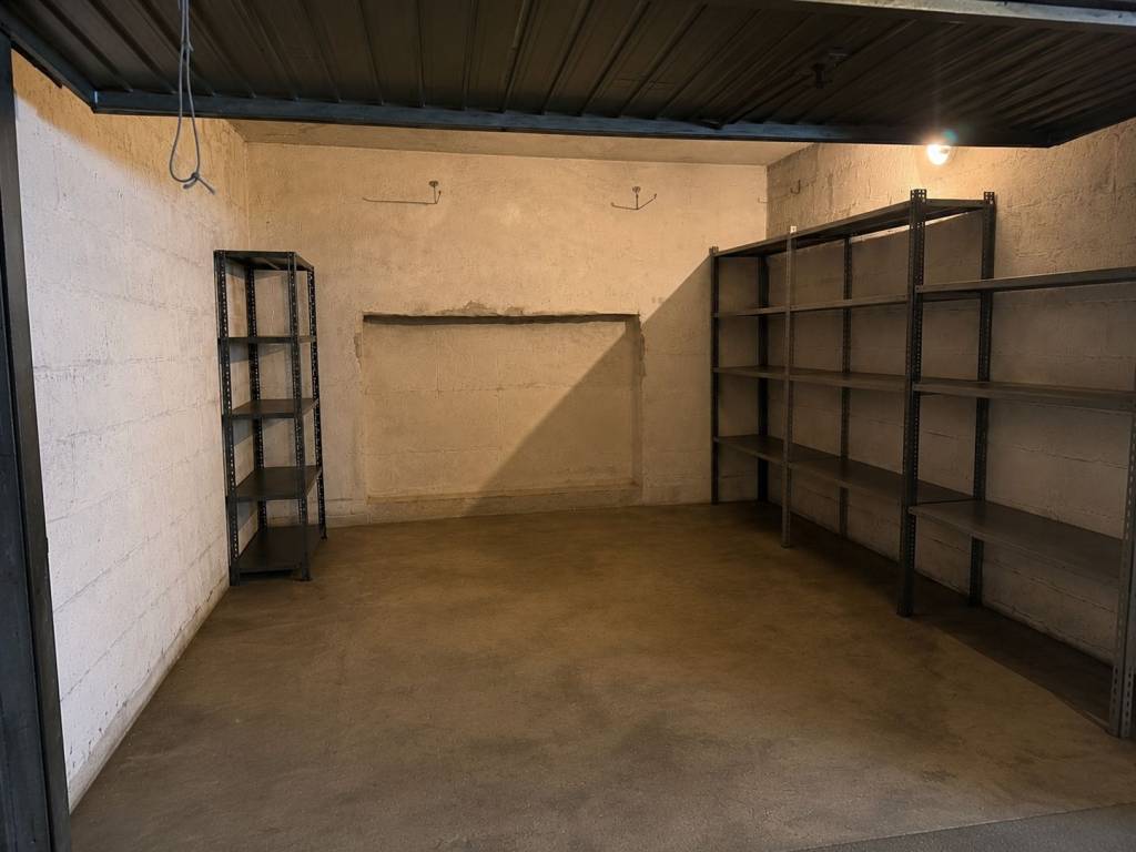 box auto in vendita a Como in zona Borghi
