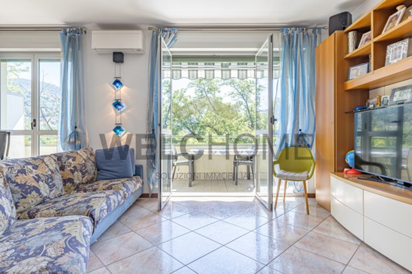 appartamento in vendita a Como in zona Lora