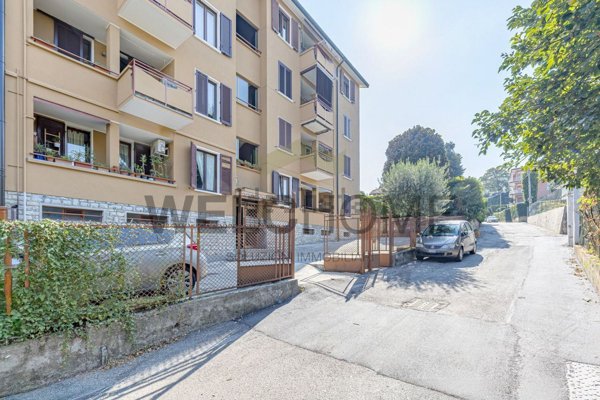 appartamento in vendita a Como in zona Lora
