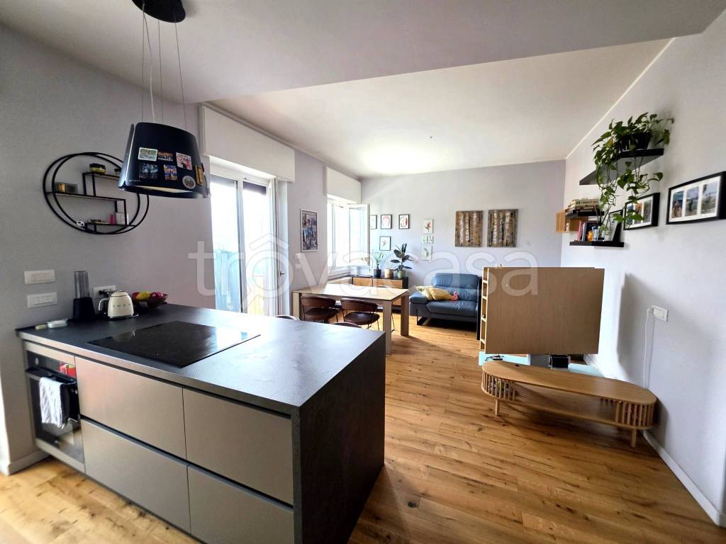 appartamento in vendita a Como in zona Monte Olimpino