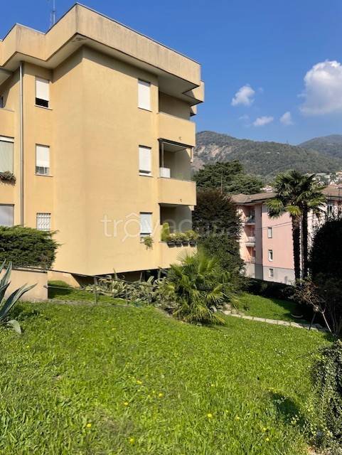 appartamento in vendita a Como in zona Tavernola