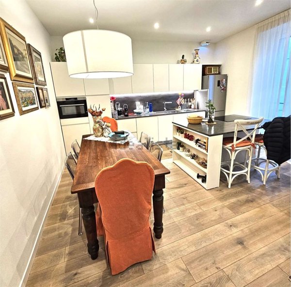 appartamento in vendita a Como in zona Via Innocenzo XI