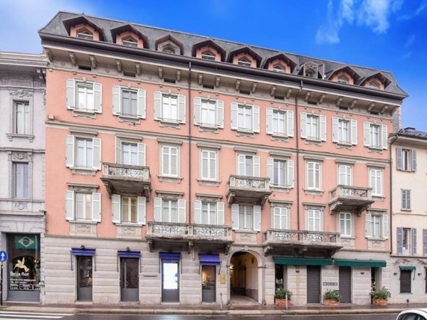 appartamento in vendita a Como in zona Como Centro
