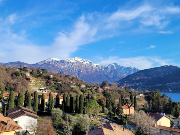 appartamento in vendita a Como in zona Piazza Volta
