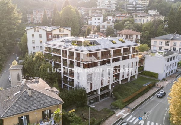 appartamento in vendita a Como in zona Villa Olmo