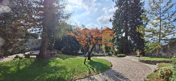 appartamento in vendita a Como in zona Grotta