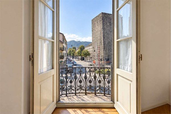 appartamento in vendita a Como in zona Valduce