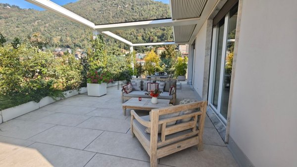 appartamento in vendita a Como in zona Valduce