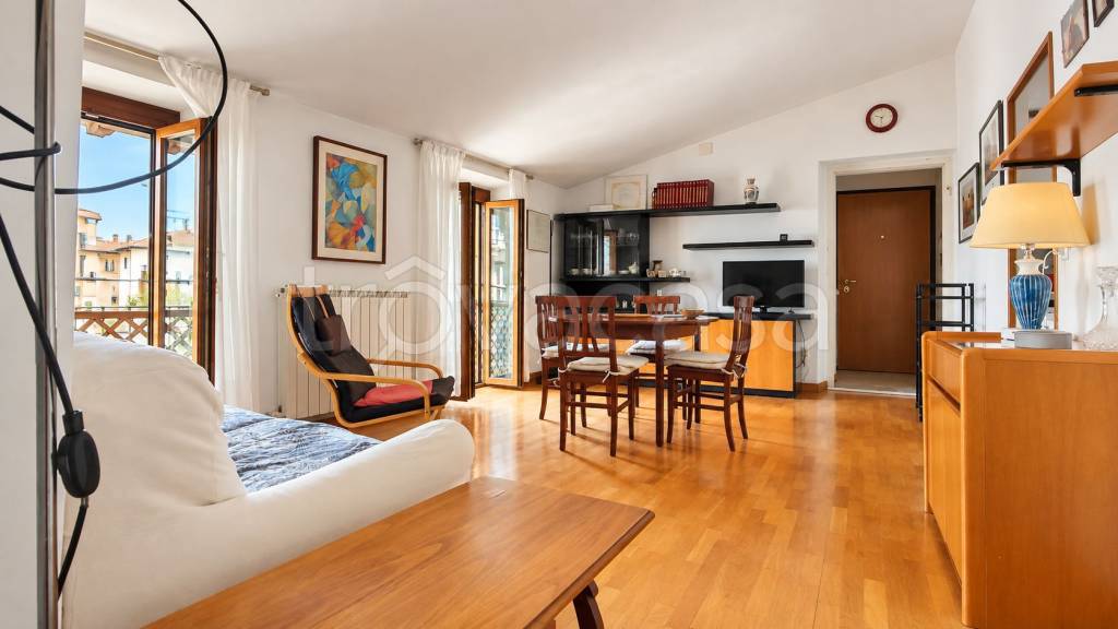 appartamento in vendita a Como in zona Valduce