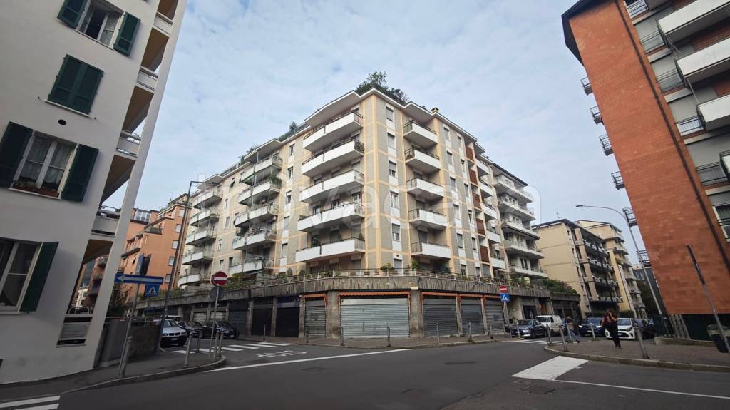 appartamento in vendita a Como in zona Borghi