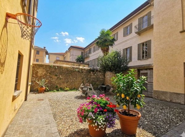 appartamento in vendita a Como in zona Como Centro