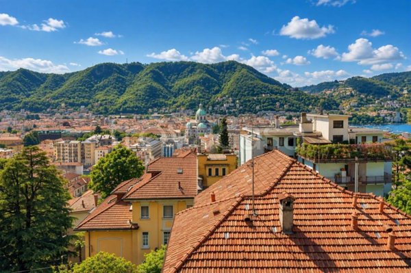 appartamento in vendita a Como in zona Valduce