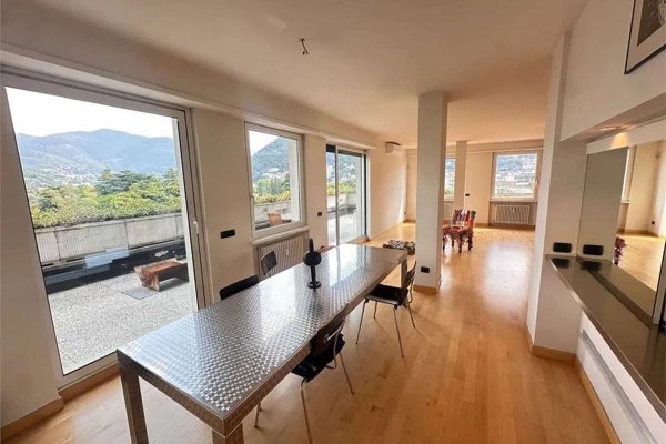 appartamento in vendita a Como in zona Como Centro