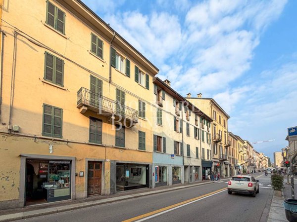 appartamento in vendita a Como in zona Borghi