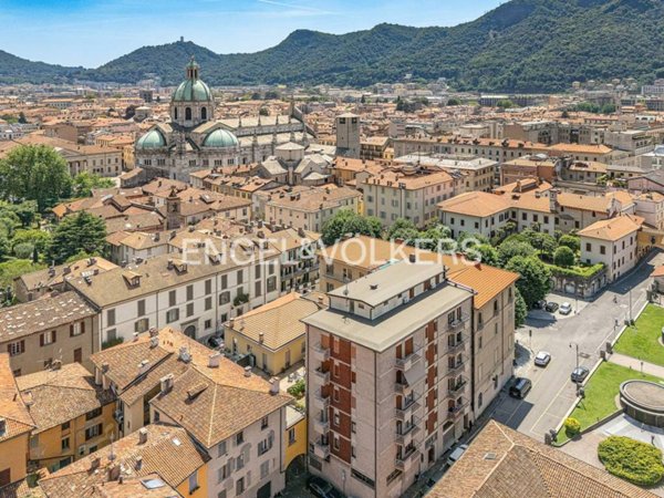 appartamento in vendita a Como in zona Como Centro