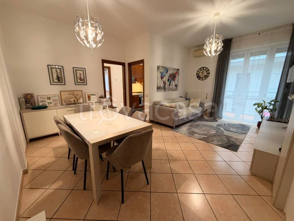 appartamento in vendita a Como in zona Villa Olmo