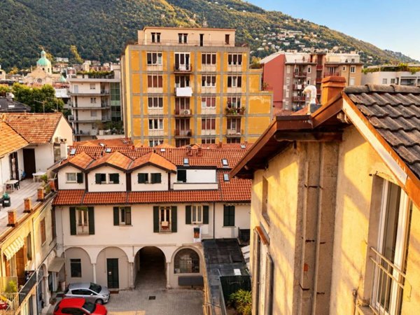 appartamento in vendita a Como in zona Como Centro
