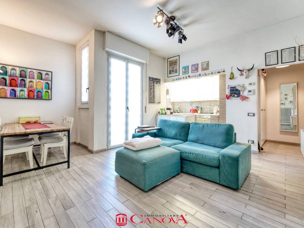 appartamento in vendita a Como in zona Breccia