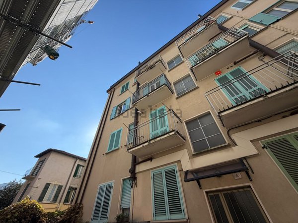 appartamento in vendita a Como in zona Salita dei Cappuccini