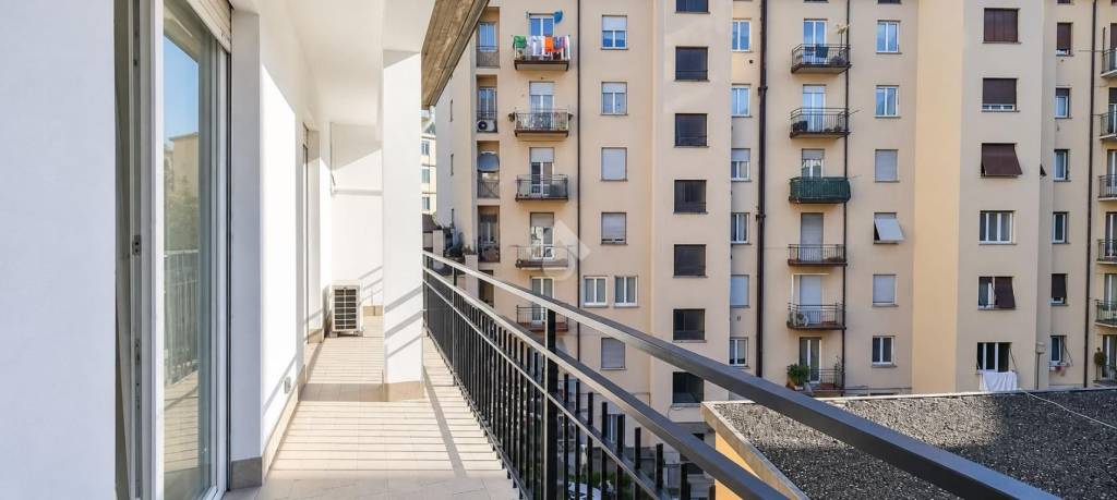 appartamento in vendita a Como in zona Borghi