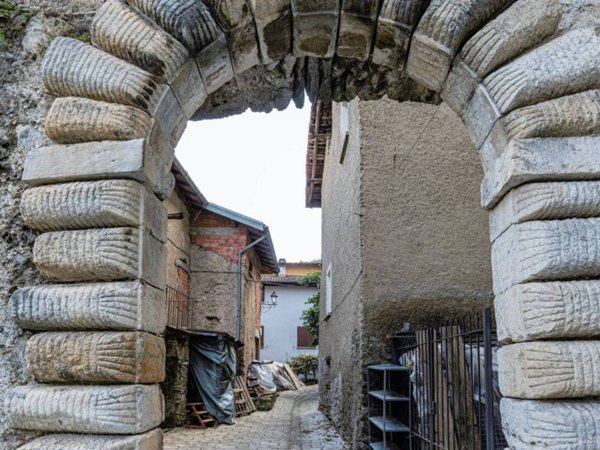casa indipendente in vendita a Cremia in zona Cadreglio