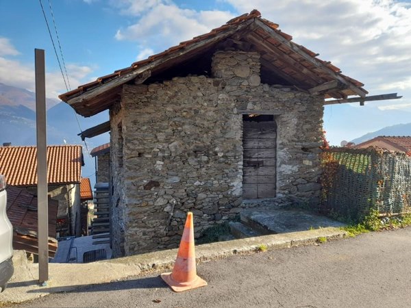 appartamento in vendita a Cremia in zona Samaino