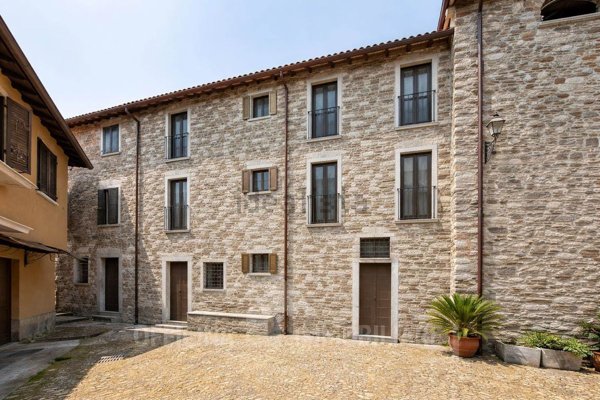 appartamento in vendita a Cremia in zona Cantone