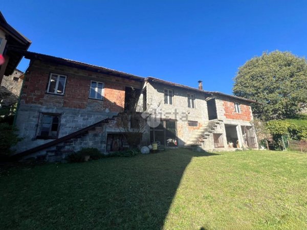 esavano in vendita a Cremia in zona Pusgnano