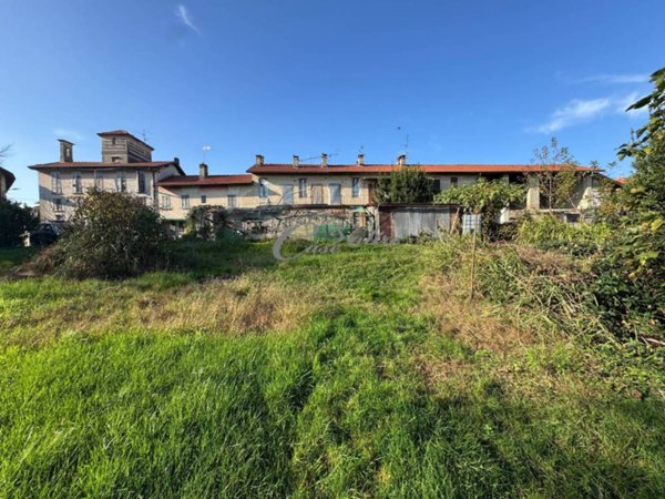 terreno edificabile in vendita a Cucciago