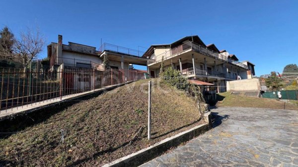 villa in vendita a Cucciago