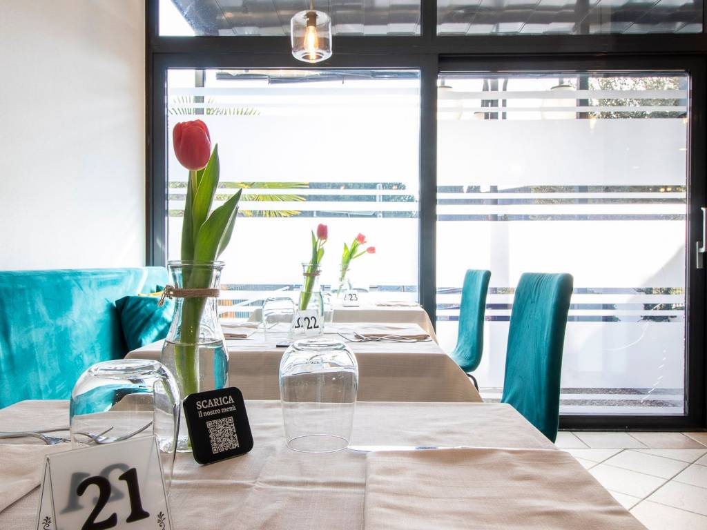 negozio in vendita a Cucciago