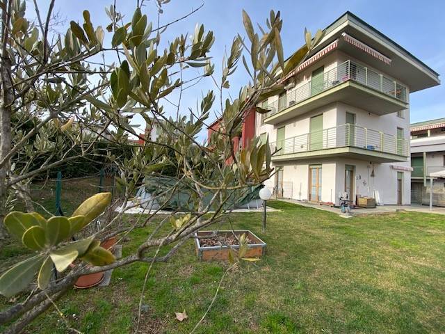 appartamento in vendita a Cucciago