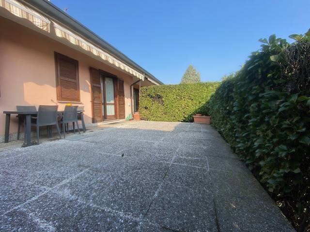 casa indipendente in vendita a Cucciago