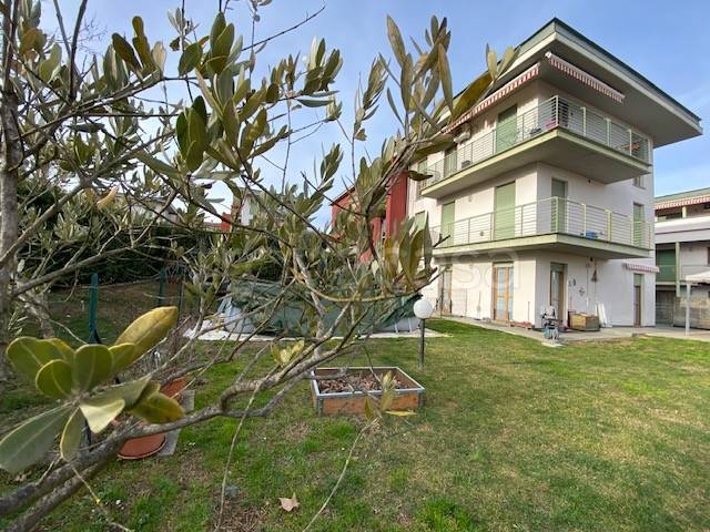 appartamento in vendita a Cucciago