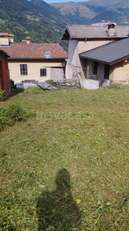 casa indipendente in vendita a Cusino