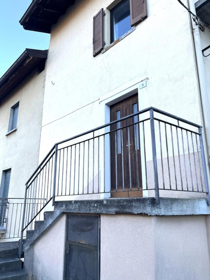 casa indipendente in vendita a Cusino