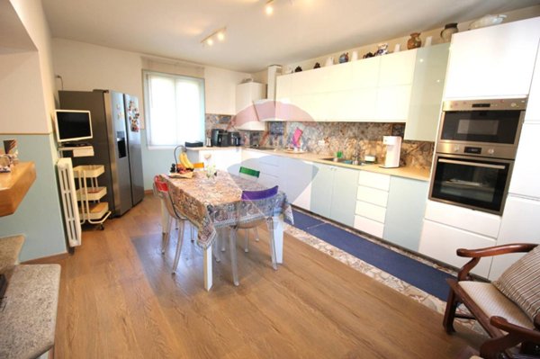 casa indipendente in vendita a Cusino