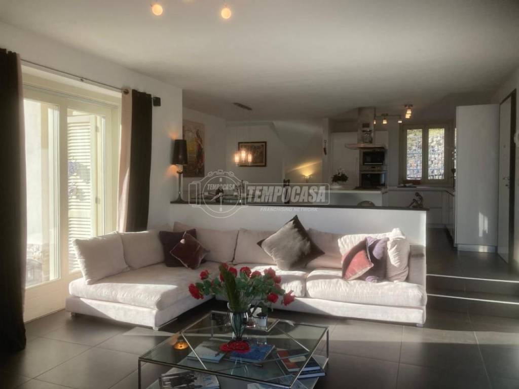 casa indipendente in vendita a Dizzasco
