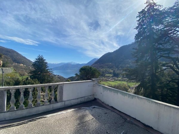 casa indipendente in vendita a Dizzasco