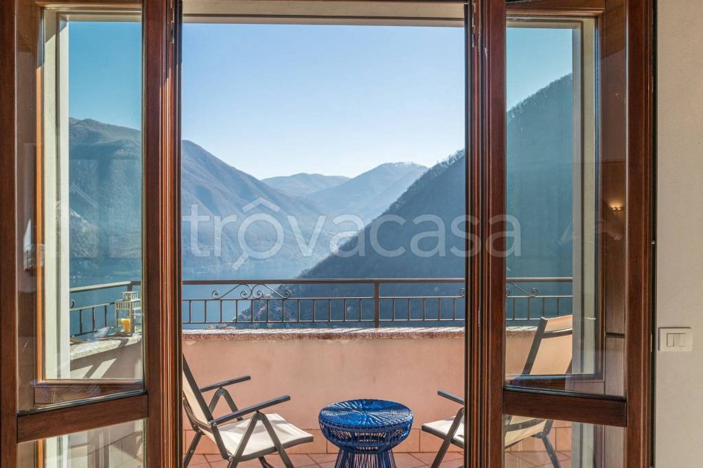 casa indipendente in vendita a Dizzasco