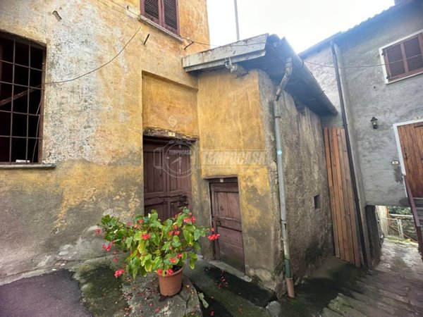 casa indipendente in vendita a Dizzasco