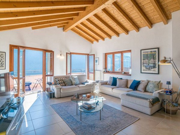 casa indipendente in vendita a Dizzasco