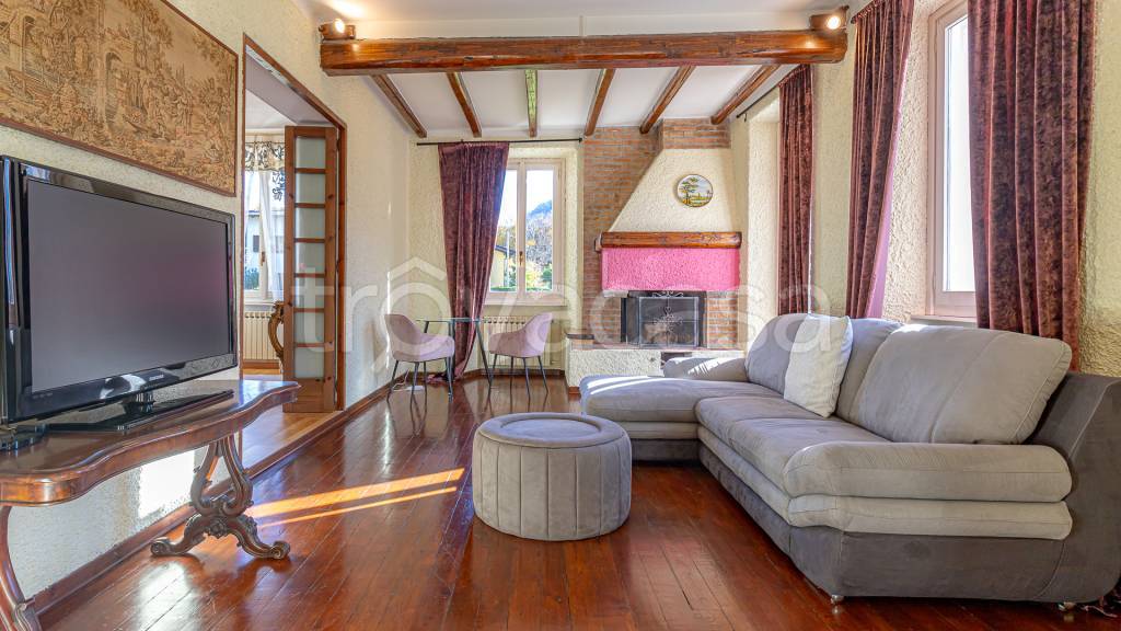 casa indipendente in vendita a Dizzasco