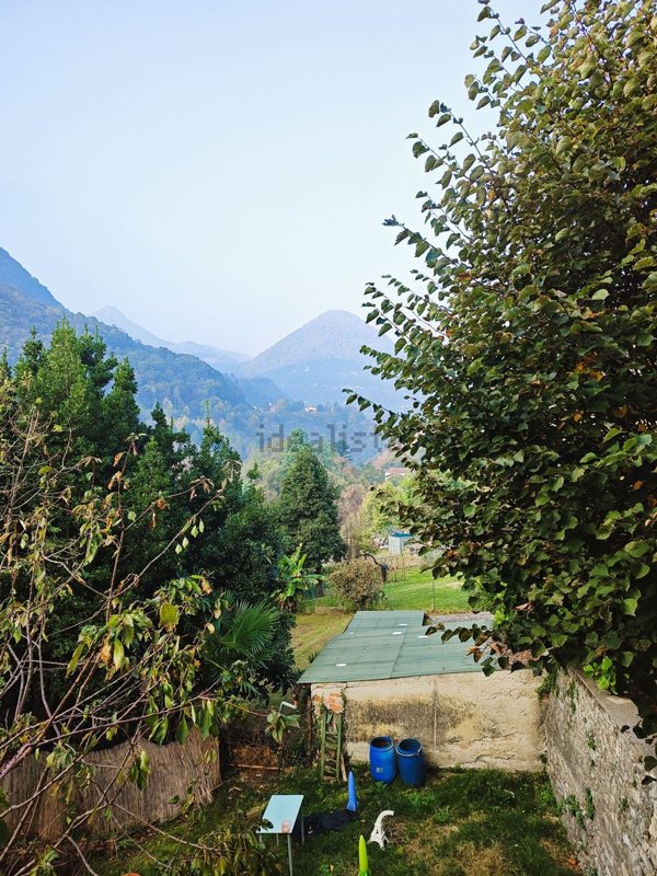 casa indipendente in vendita a Dizzasco