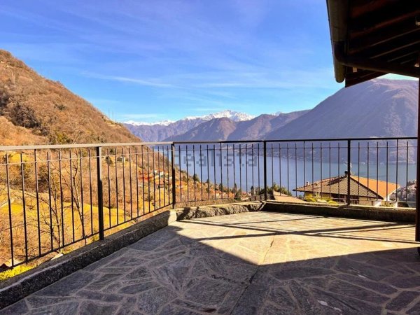 casa indipendente in vendita a Dizzasco