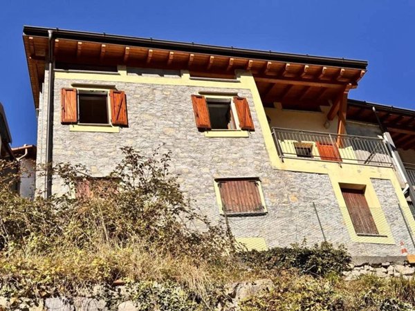 casa indipendente in vendita a Dizzasco
