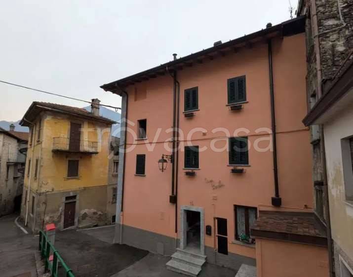 casa indipendente in vendita a Dizzasco