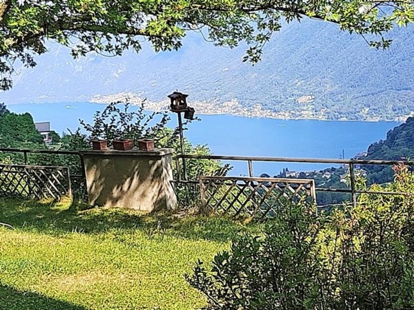casa indipendente in vendita a Dizzasco