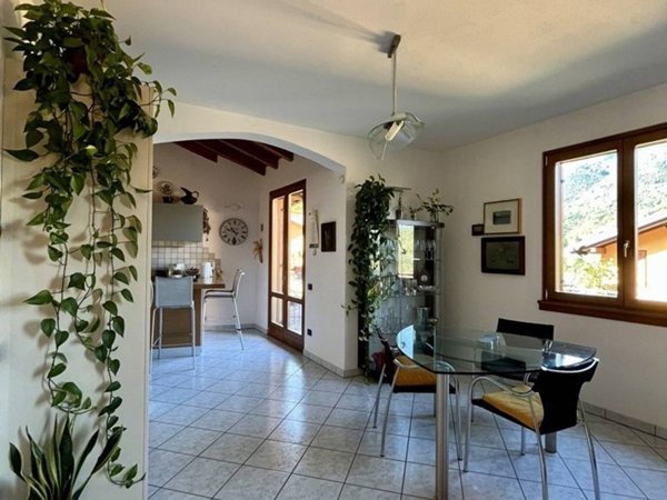 casa indipendente in vendita a Dizzasco