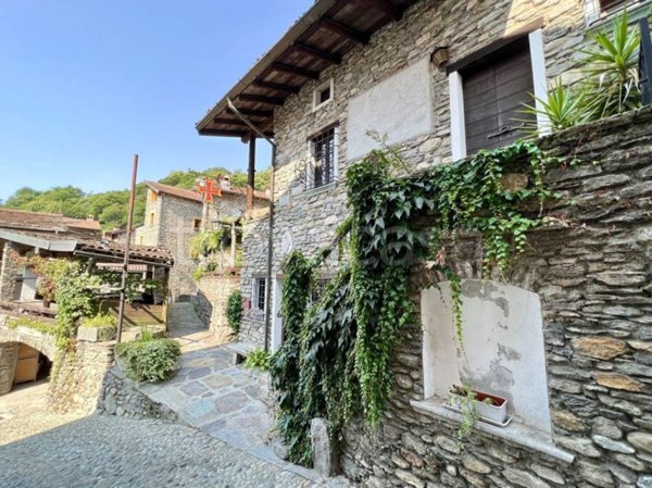 casa indipendente in vendita a Domaso in zona Gaggio